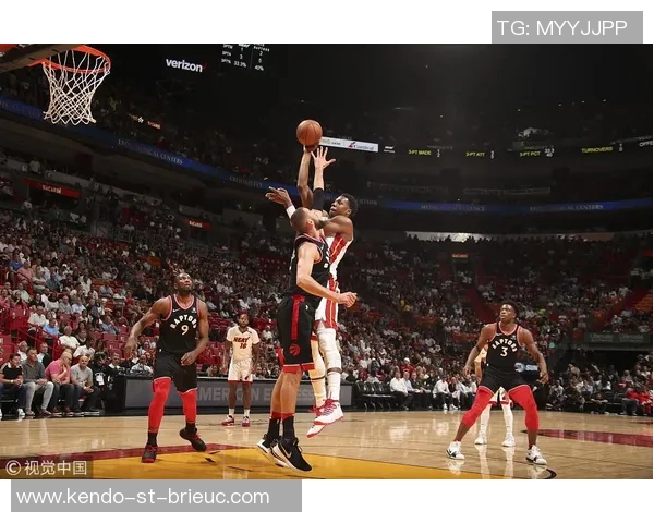 猛龙与勇士第三场精彩对决全场录像回顾与精彩瞬间分析