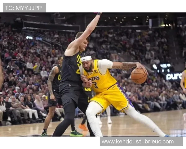 湖人对爵士精彩回放分析全场精彩瞬间与战术解读