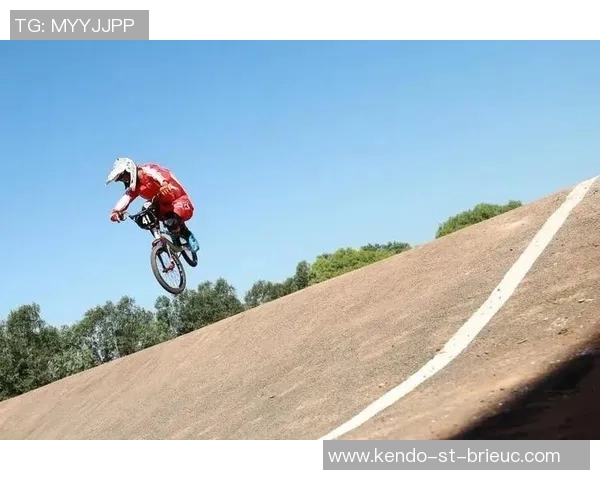 成都极限运动队实力解析:挑战极限展现青春激情与团队精神 成都极限运动队实力解析:挑战极限展现青春激情与团队精神