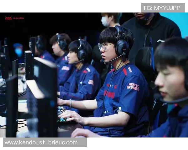 英雄联盟团队协作排名新突破JDG展现卓越团队精神与实力