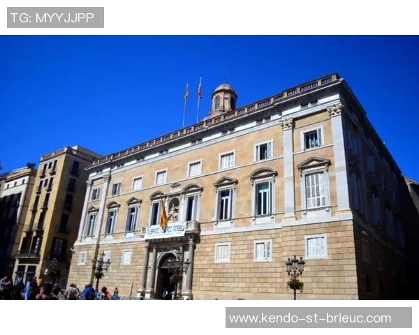 巴塞罗那城市魅力探索：文化、历史与现代生活的完美交融