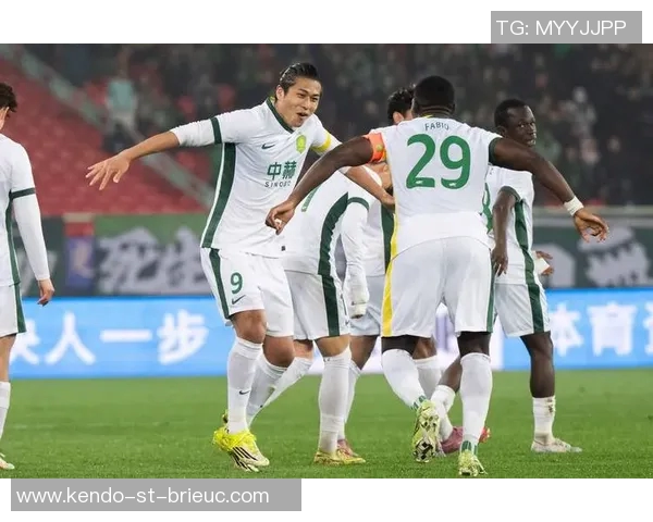 武汉足球队与北京足球队赛后复盘团队协作的成功与不足分析