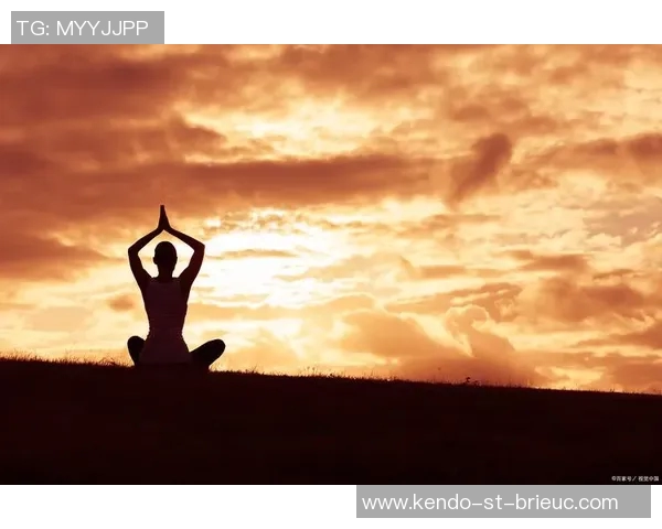 瑜伽身心合一之道：探索瑜伽对身体健康与心理平衡的深远影响